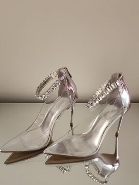 ♡♡♡ Jessica Simpson Crystal Ankle-Strap Clear Pointed-Toe Heels - Silver Size 9